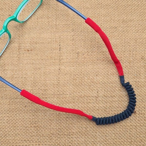 Cordon de lunettes adulte sport chaussette sur la branche tortillon à l'arrière