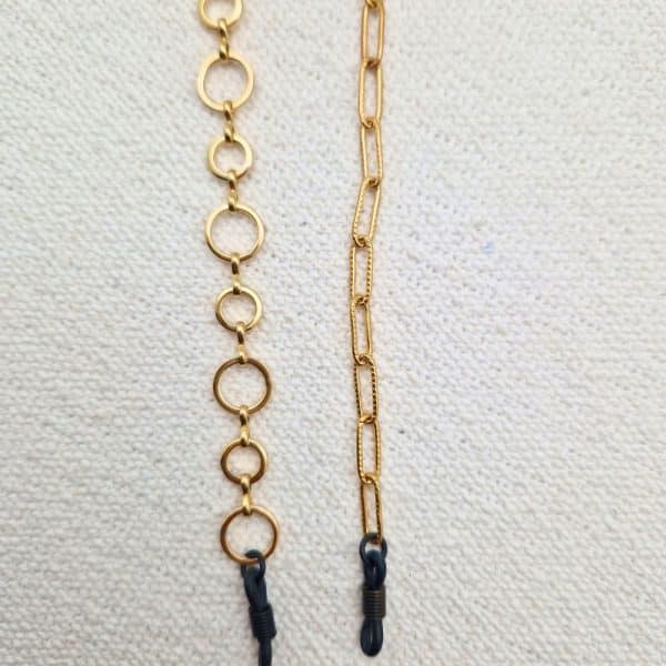 chaine de lunettes acier inoxydable doré grosse maille ronde alternée avec moyenne maille ronde OU grosse maille trombone . Fixation AVBlock ou Classique sur les branches de lunettes