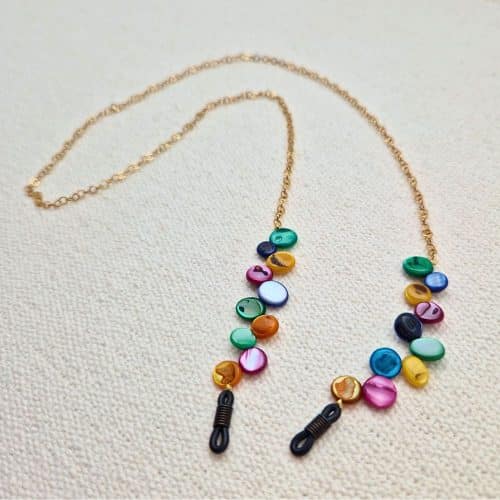 Chaine de lunettes femme Colorée Chaine de lunettes maille fine acier inoxydable et pastille nacre multicolores 